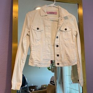 Freestyle Revolution: Jean Jacket w/ Lace - White